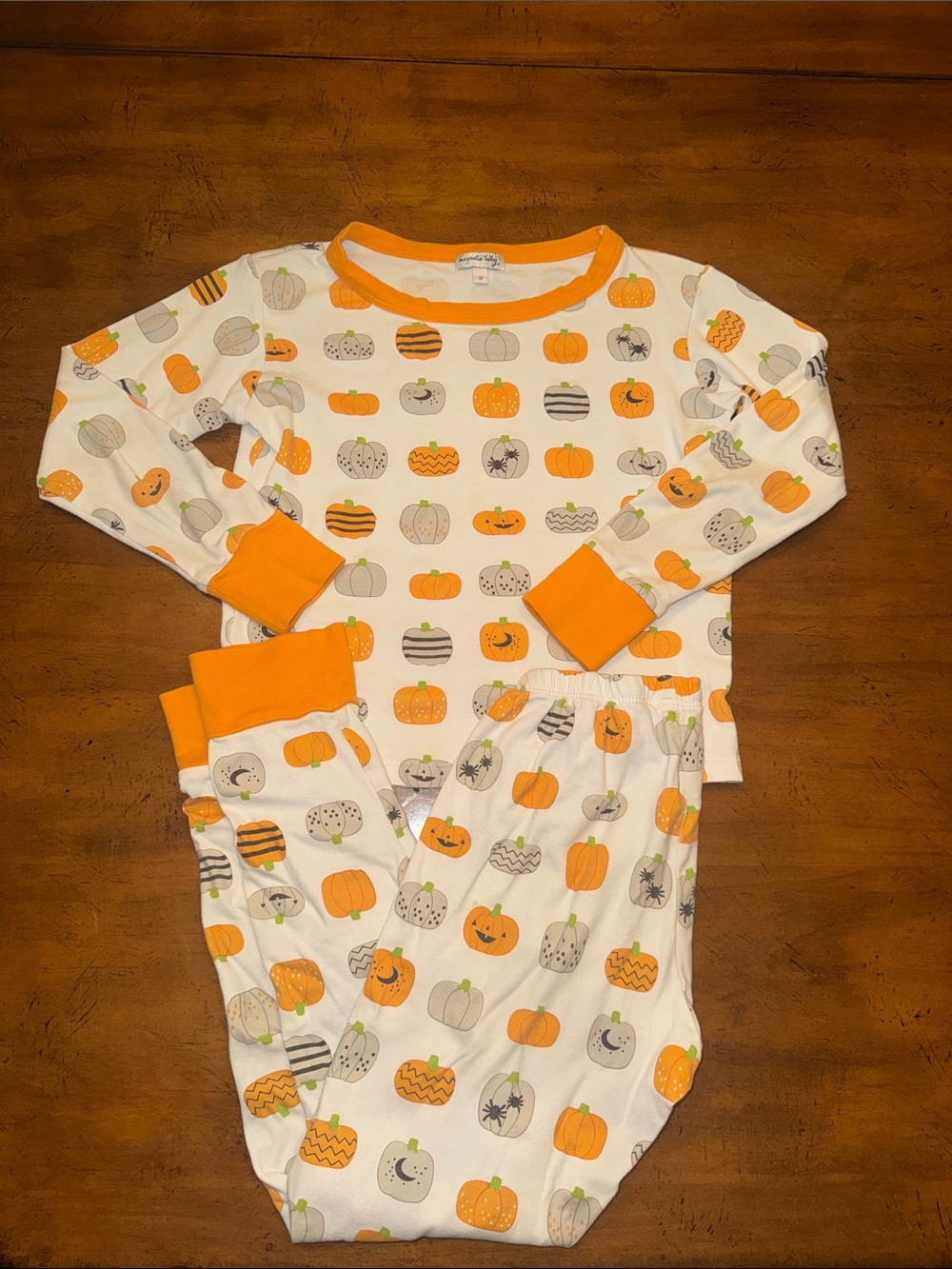 Magnolia Baby Halloween Pumpkin Pajama Set size 10 fits like an 8